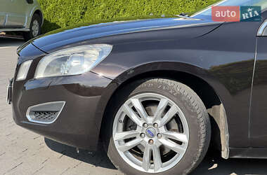 Универсал Volvo V60 2012 в 