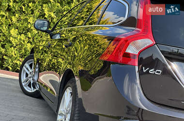 Универсал Volvo V60 2012 в 