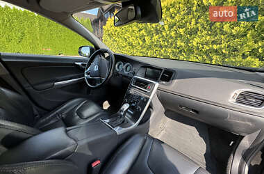 Универсал Volvo V60 2012 в 