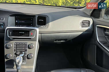 Универсал Volvo V60 2012 в 