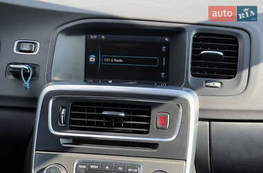 Универсал Volvo V60 2012 в 