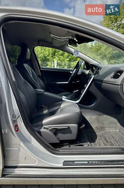Универсал Volvo V60 2014 в 