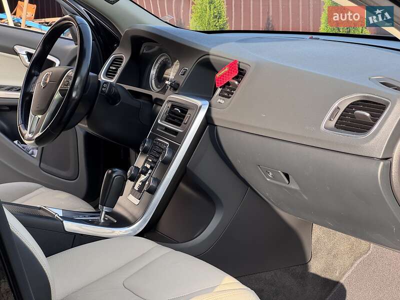 Универсал Volvo V60 2010 в Стрые