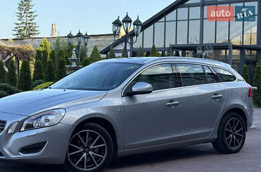Универсал Volvo V60 2012 в 