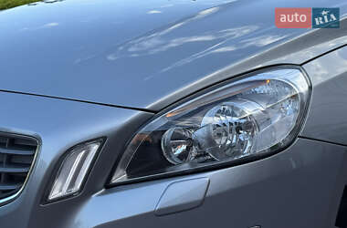 Универсал Volvo V60 2012 в 