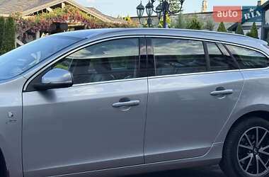 Универсал Volvo V60 2012 в 