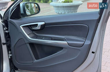 Универсал Volvo V60 2012 в 