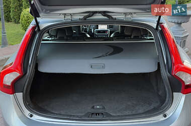 Универсал Volvo V60 2012 в 