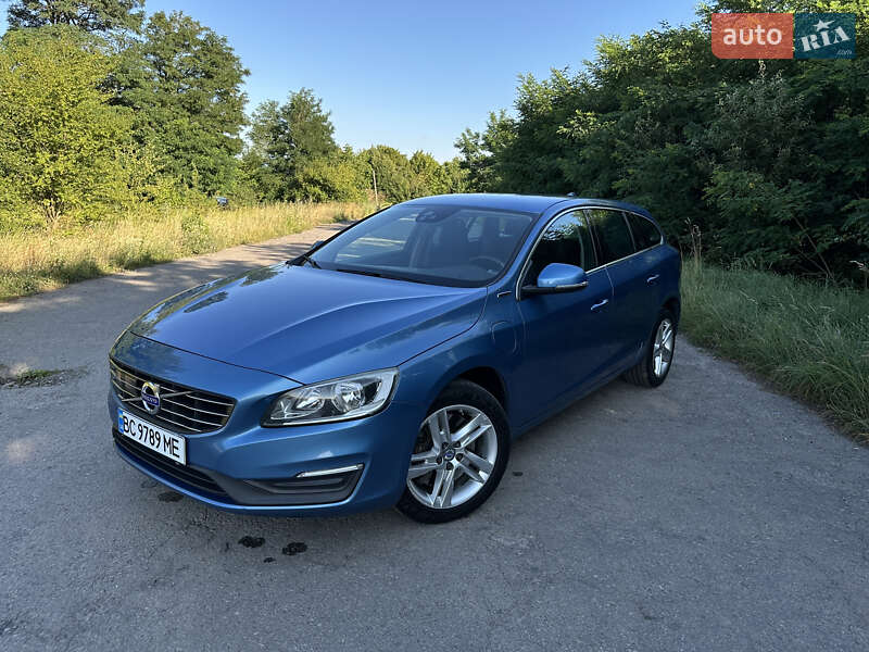 Универсал Volvo V60 2015 в 