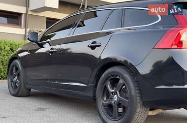 Универсал Volvo V60 2010 в 