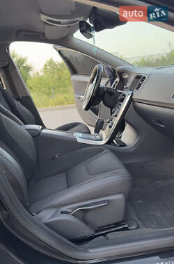 Универсал Volvo V60 2010 в 