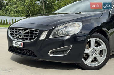 Универсал Volvo V60 2012 в 
