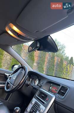 Универсал Volvo V60 2014 в 