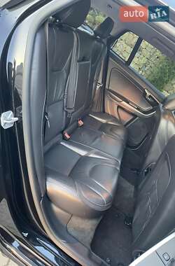 Универсал Volvo V60 2014 в 