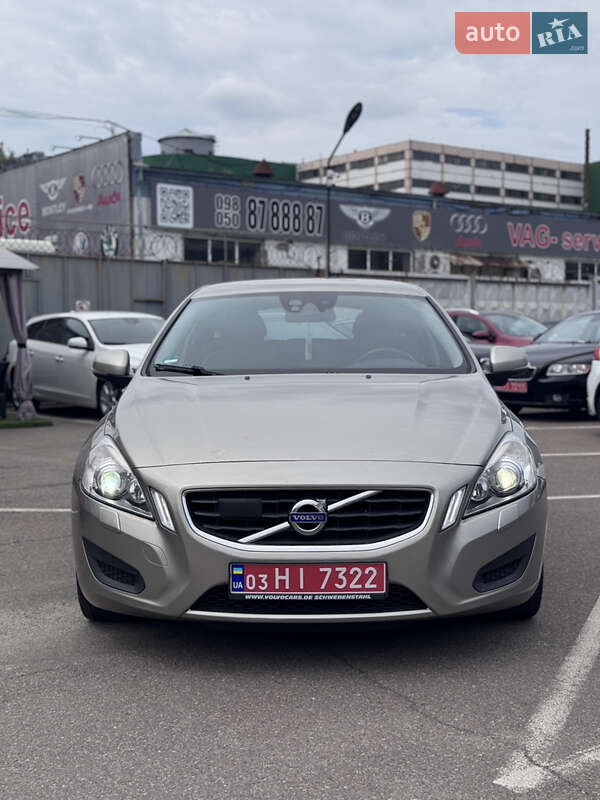 Универсал Volvo V60 2012 в Киеве