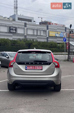 Универсал Volvo V60 2012 в 