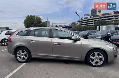 Универсал Volvo V60 2012 в 