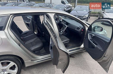 Универсал Volvo V60 2012 в 