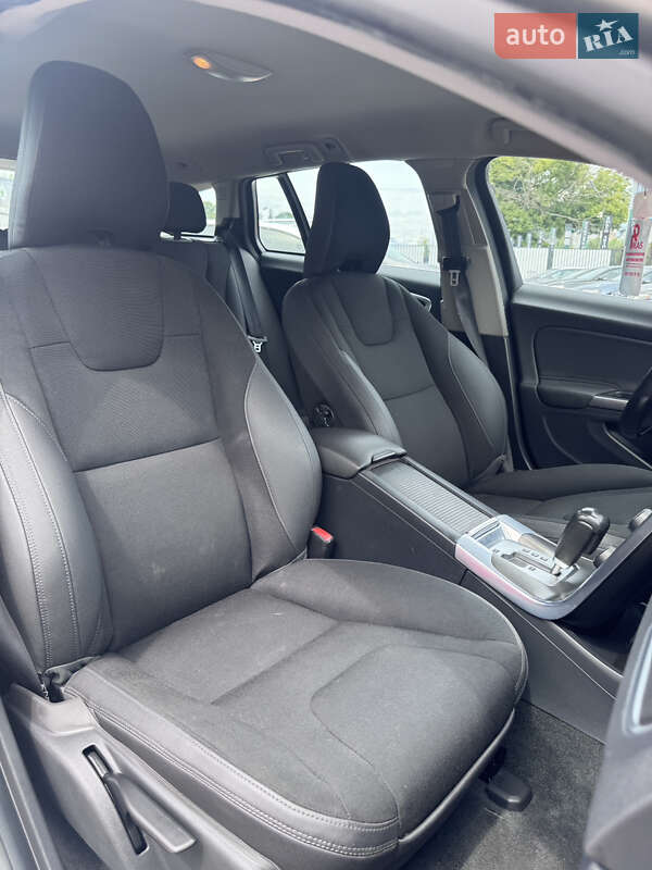Универсал Volvo V60 2012 в Киеве