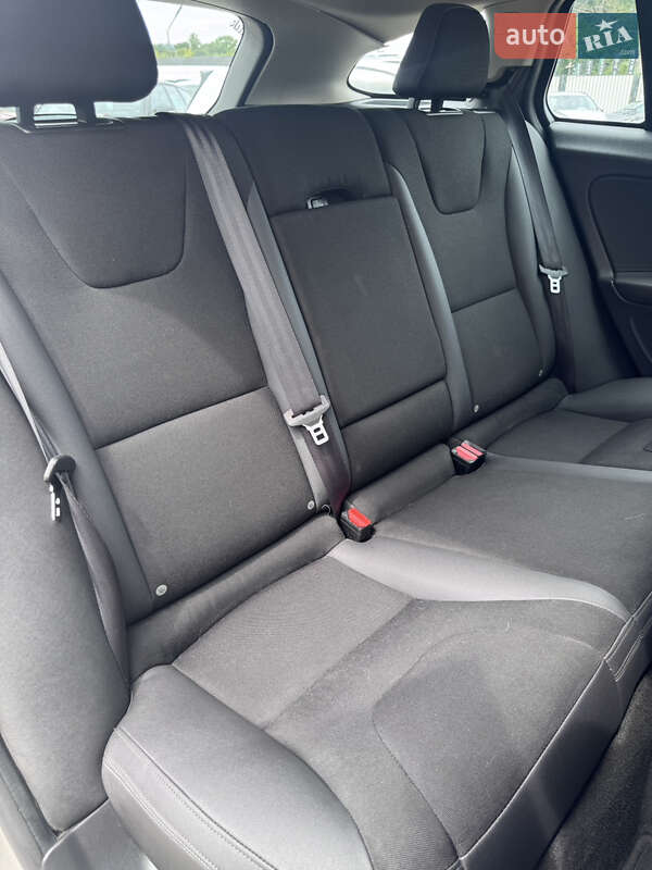 Универсал Volvo V60 2012 в Киеве