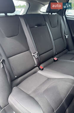 Универсал Volvo V60 2012 в 