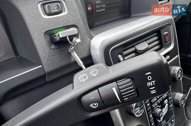 Универсал Volvo V60 2012 в 