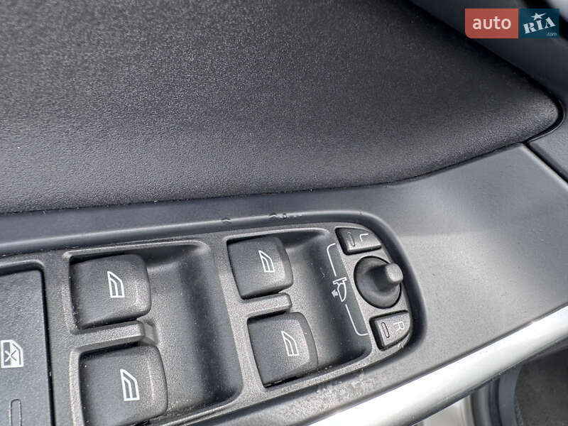 Универсал Volvo V60 2012 в Киеве