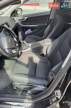 Универсал Volvo V60 2013 в 