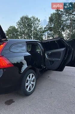 Универсал Volvo V60 2011 в 
