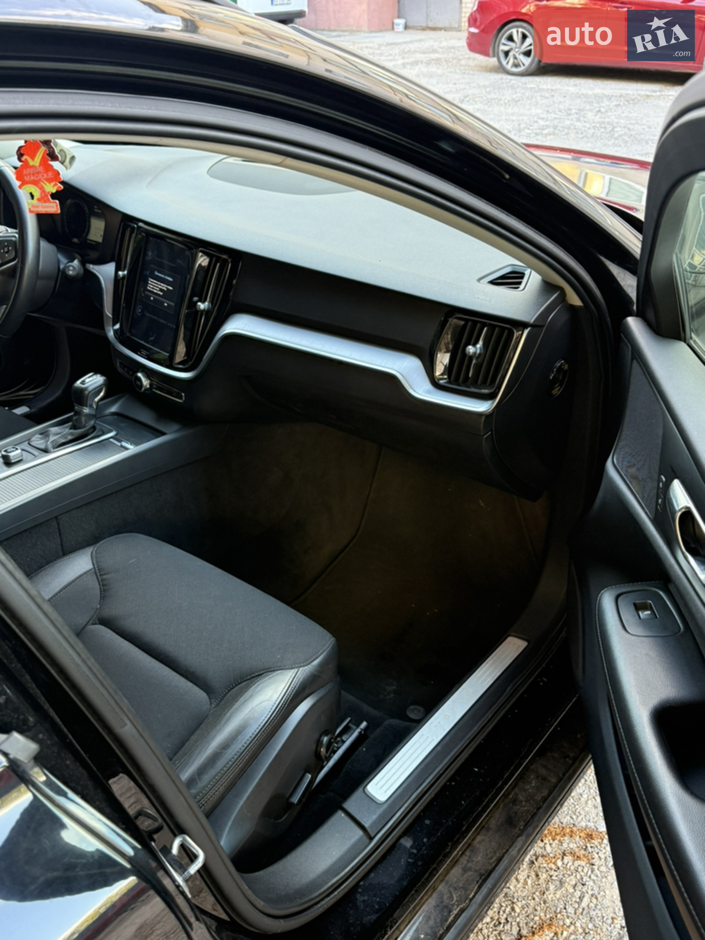 2019 Volvo V60 - мініатюра 8