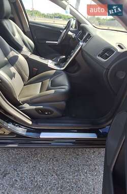 Универсал Volvo V60 2014 в 