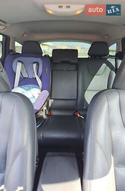Универсал Volvo V60 2014 в 