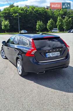 Универсал Volvo V60 2014 в 