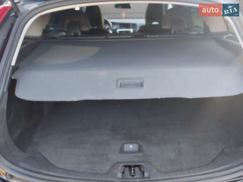 Универсал Volvo V60 2012 в Бродах
