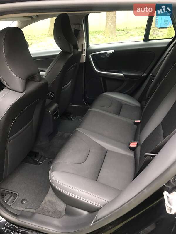 Универсал Volvo V60 2014 в Стрые