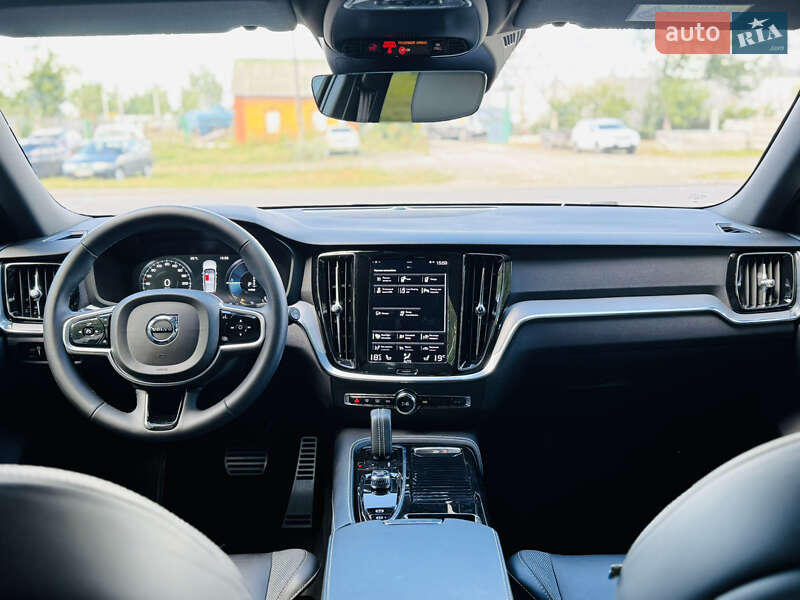 Универсал Volvo V60 2022 в Лохвице