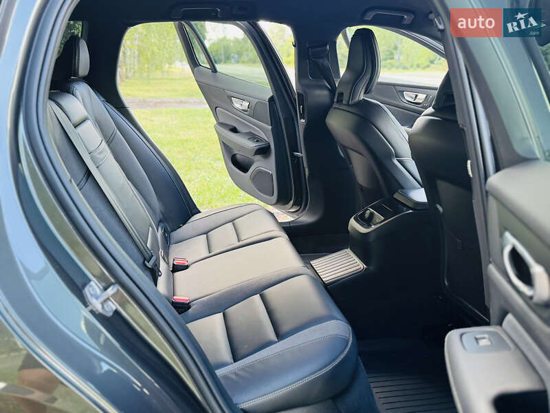 Универсал Volvo V60 2022 в Лохвице