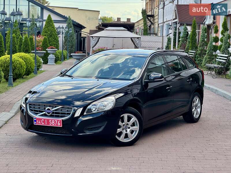Универсал Volvo V60 2012 в 