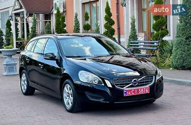 Универсал Volvo V60 2012 в 