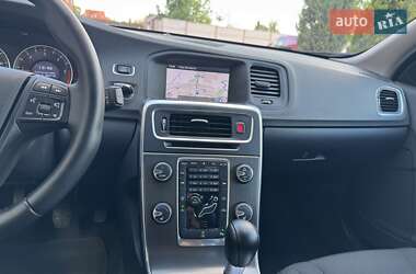 Универсал Volvo V60 2012 в 