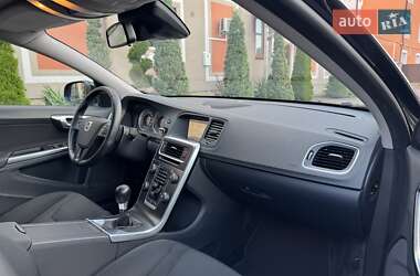 Универсал Volvo V60 2012 в 