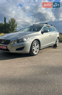 Универсал Volvo V60 2012 в 
