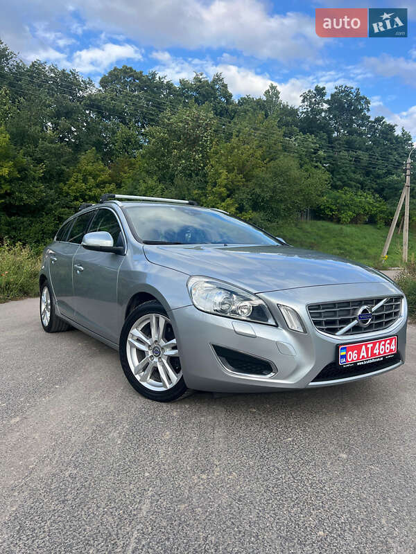 Универсал Volvo V60 2012 в 