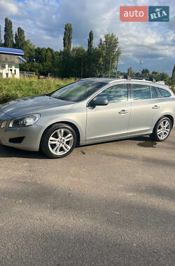 Универсал Volvo V60 2012 в 