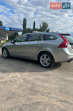 Универсал Volvo V60 2012 в 
