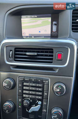 Универсал Volvo V60 2012 в 