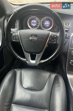 Универсал Volvo V60 2012 в 