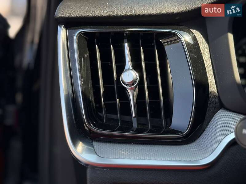 Універсал Volvo V60 2019 в Рівному фото 27 Універсал Volvo V60 2019 в Рівному