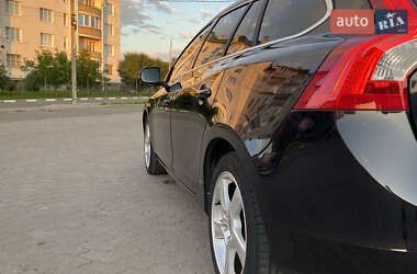 Универсал Volvo V60 2011 в 