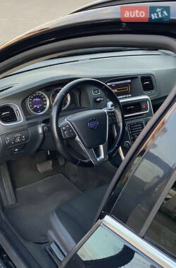 Универсал Volvo V60 2011 в 